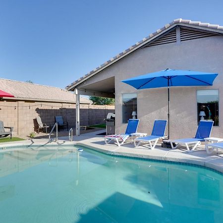 Villa Sunny Surprise Getaway With Private Yard And Pool Exterior foto