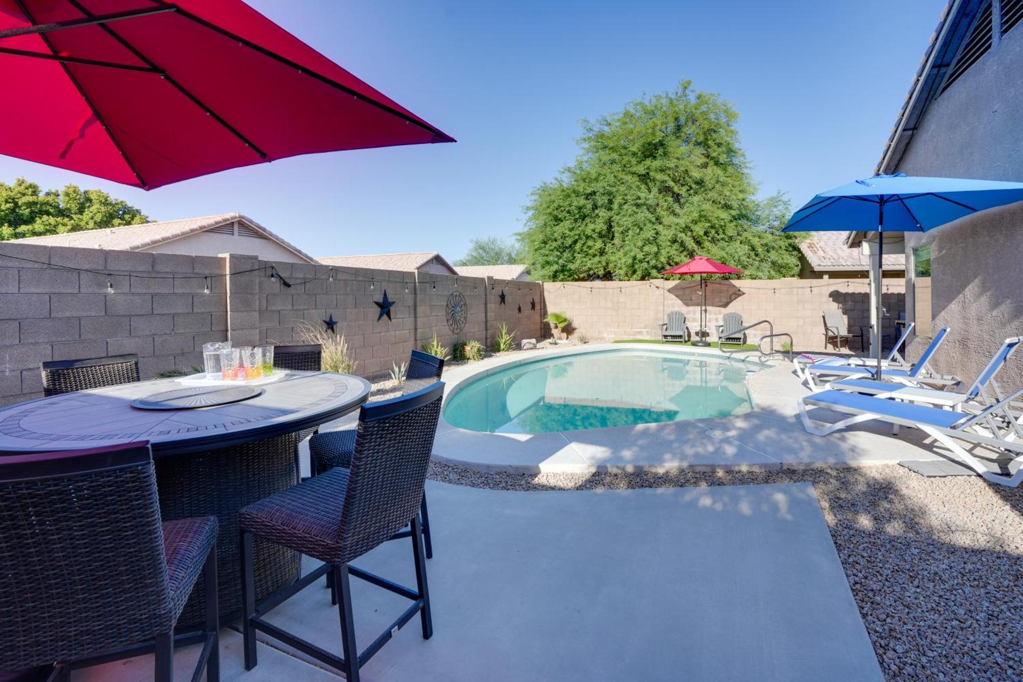 Villa Sunny Surprise Getaway With Private Yard And Pool Exterior foto