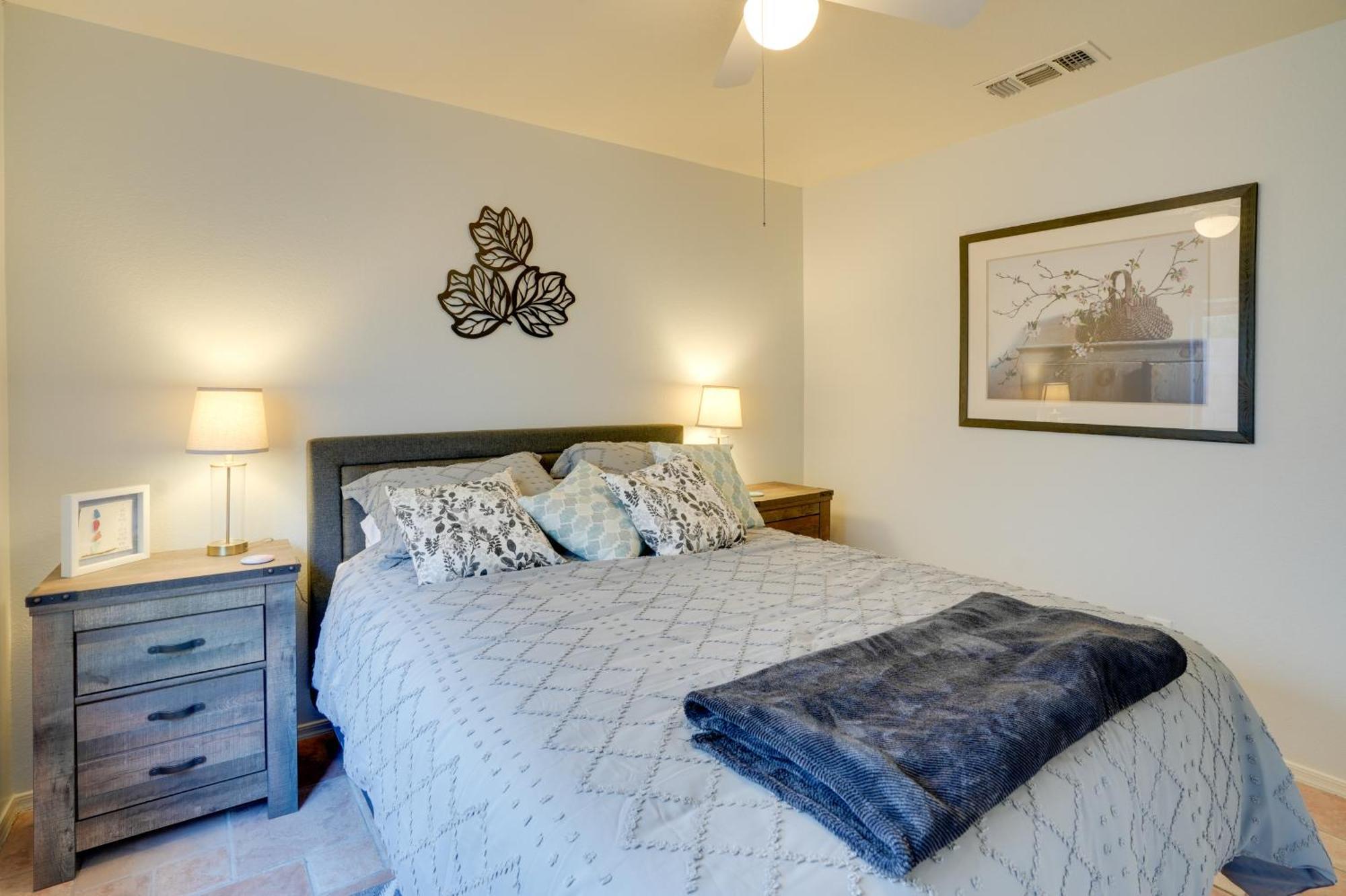 Villa Sunny Surprise Getaway With Private Yard And Pool Exterior foto