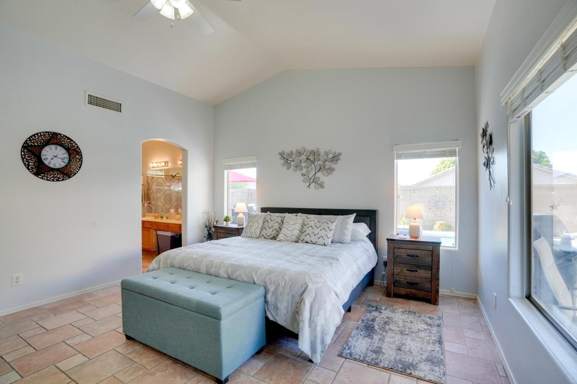 Villa Sunny Surprise Getaway With Private Yard And Pool Exterior foto