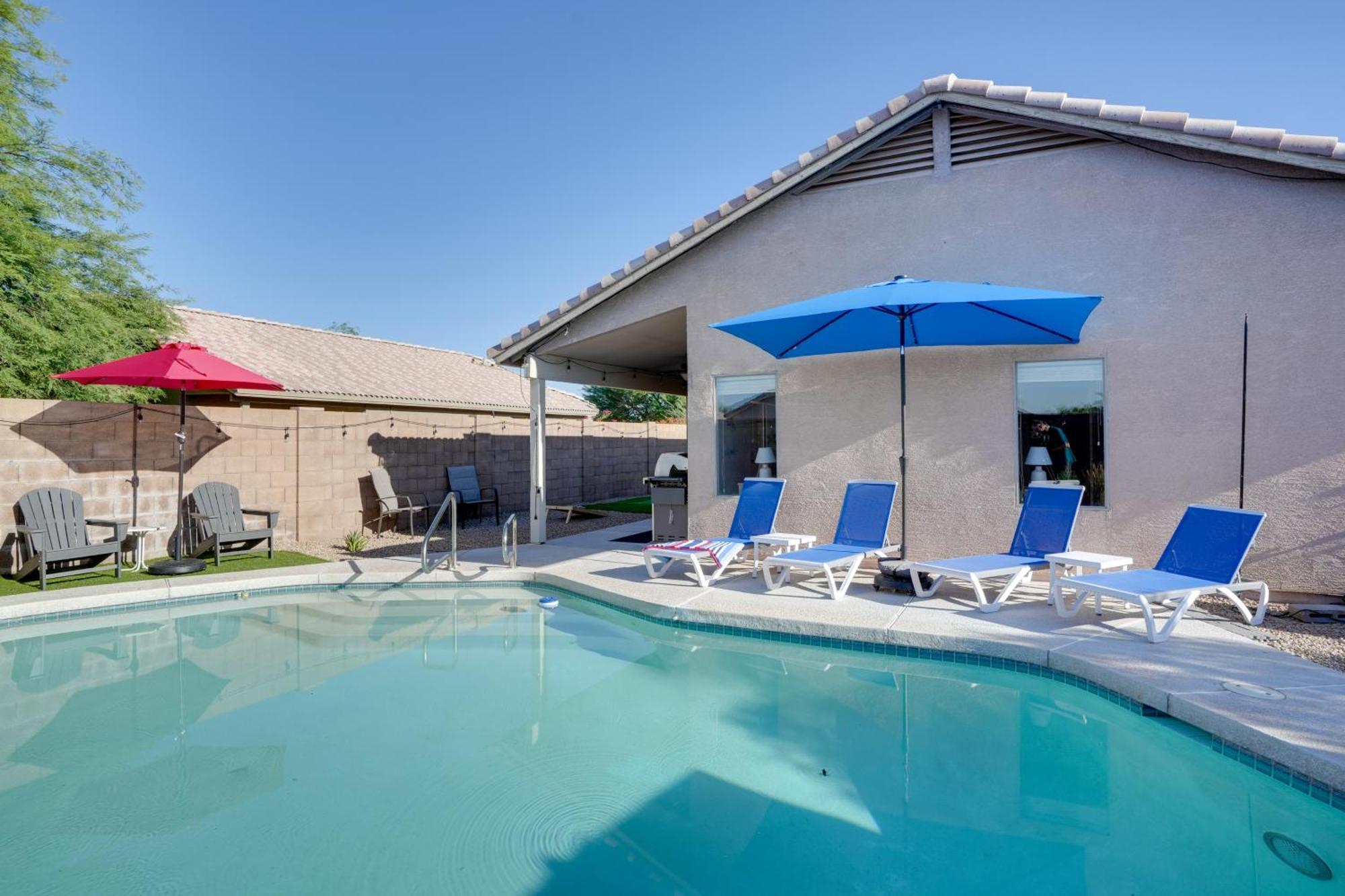 Villa Sunny Surprise Getaway With Private Yard And Pool Exterior foto