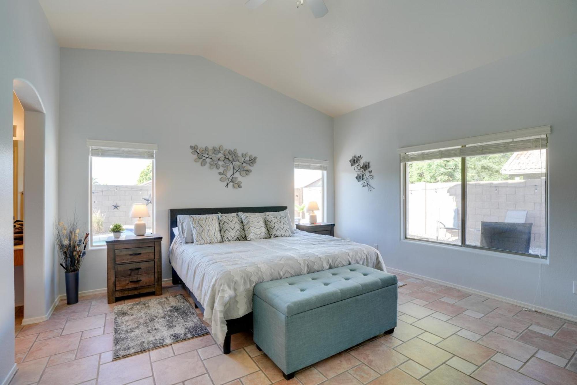 Villa Sunny Surprise Getaway With Private Yard And Pool Exterior foto
